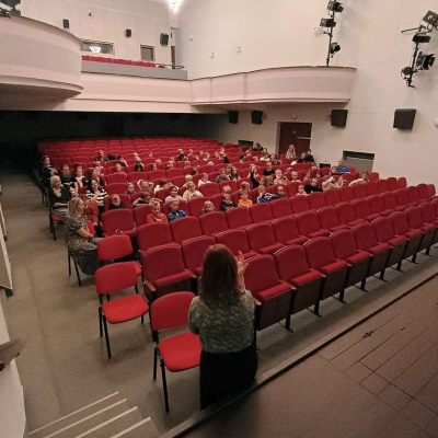 NOVÝ BYDŽOV, Jiráskovo divadlo: Projekce filmů pro školy
